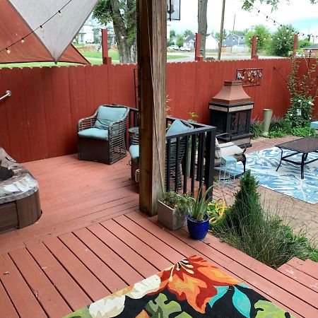 Vacation Home 5 Mins To Down Town 2 Bedrooms 2 Baths Garden Area Hot Tub Νάσβιλ Εξωτερικό φωτογραφία