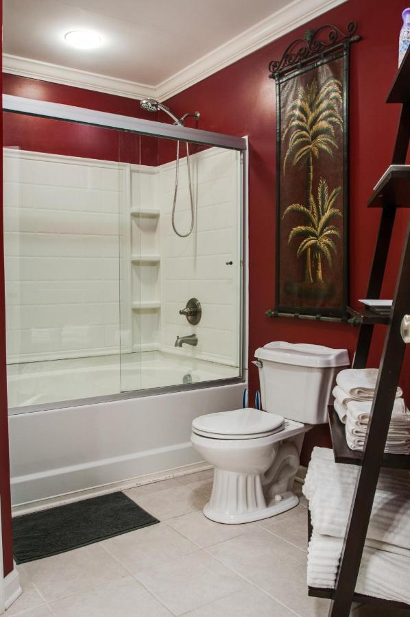 Vacation Home 5 Mins To Down Town 2 Bedrooms 2 Baths Garden Area Hot Tub Νάσβιλ Εξωτερικό φωτογραφία